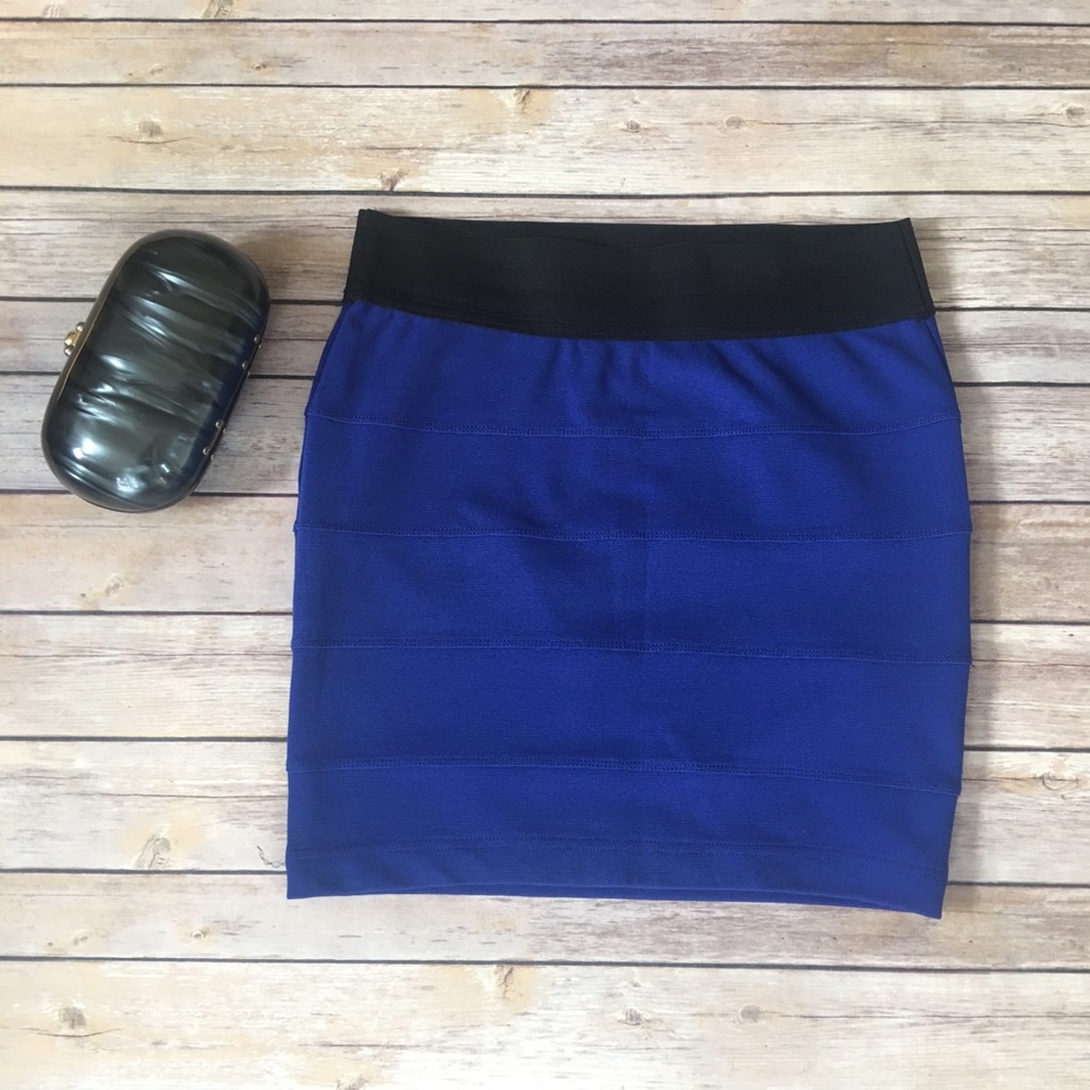 Mini stretchy skirt
